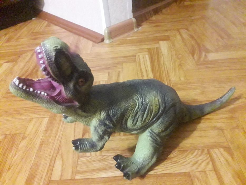 Продам ручного динозавра!