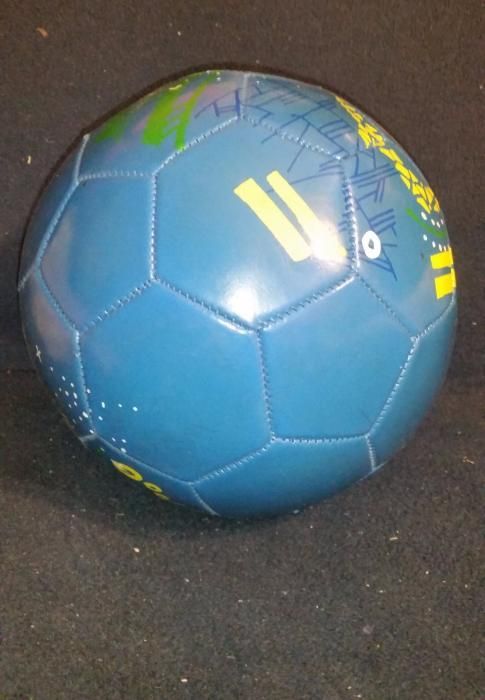 Продам мяч для игры.