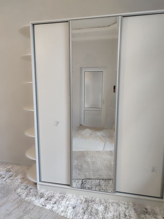 Шкафы и прихожки