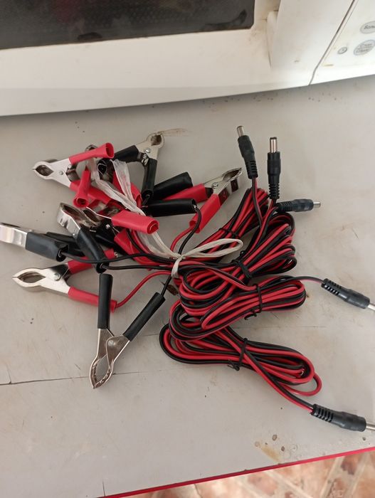 Продаю адаптеры от аккумулятора