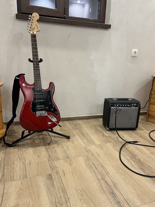 Squier by Fender Stratocaster + Fender усилвател
