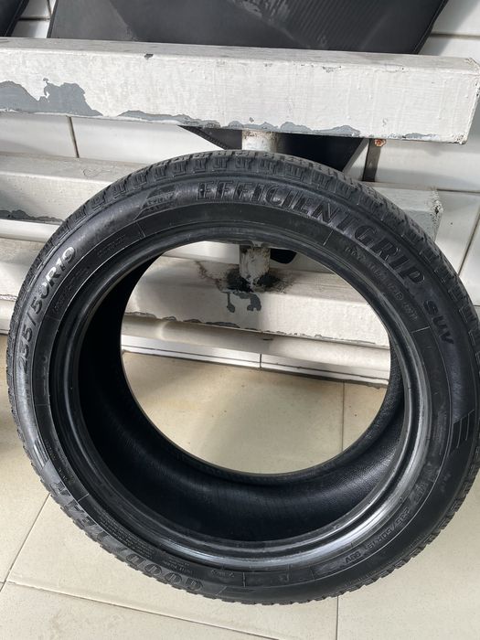 Продам резины на R19/235/50