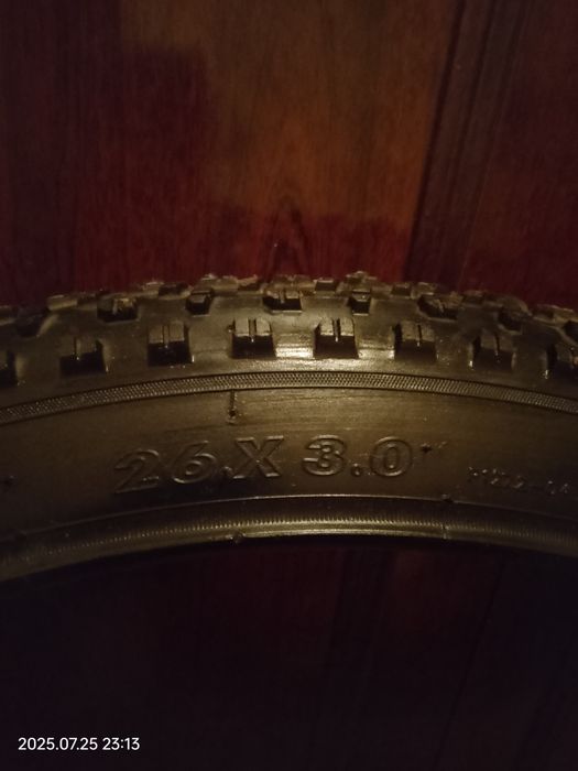 Продаётся покрышка и сиденья