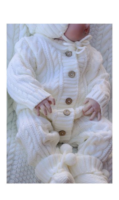 Вязаный комплект