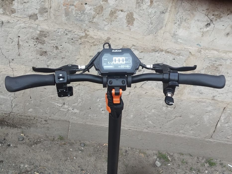 Продам электросамокат