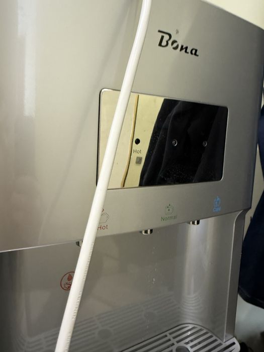 Диспенсер серый