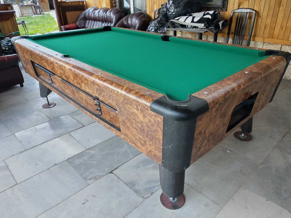 Билярд със монетник