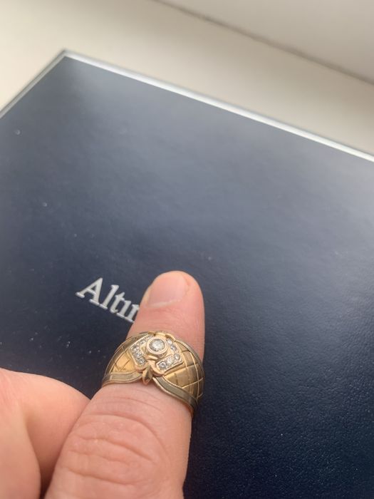 Золотые кольца с бриллантами