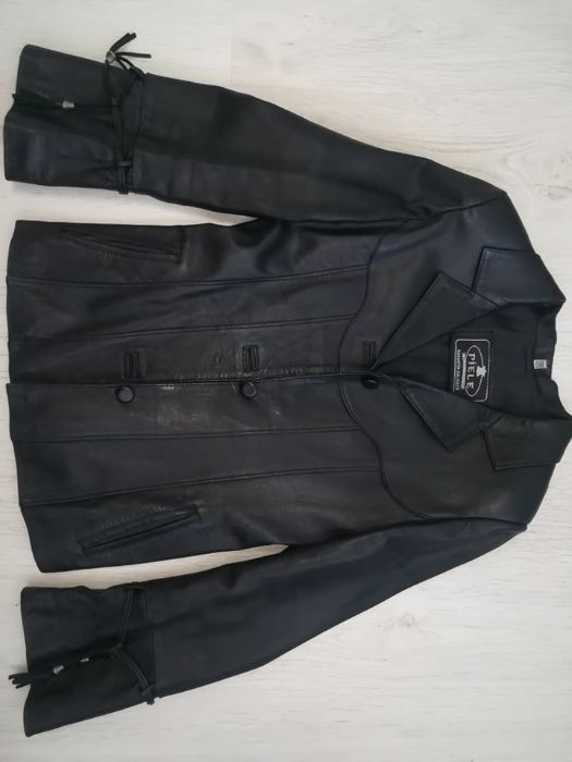 Haina de piele marimea 38/40