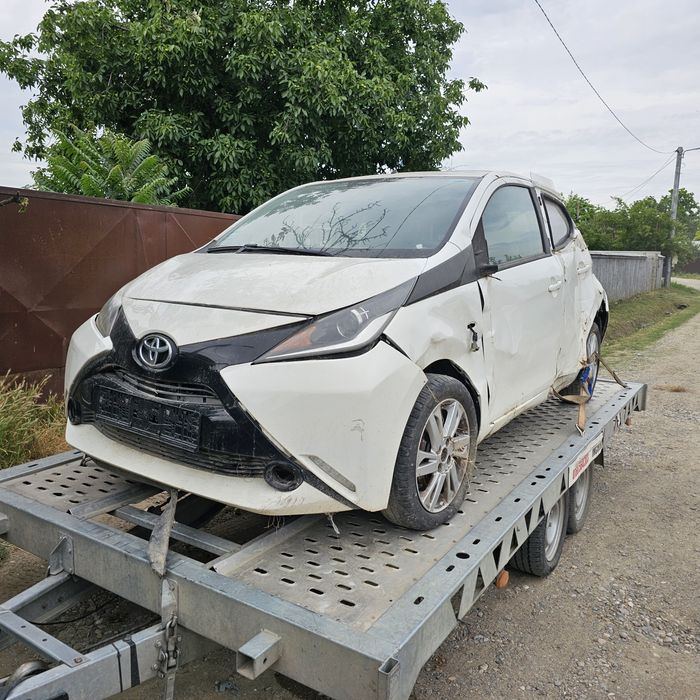 Dezmembrez toyota aygo  motor 1000 e 6