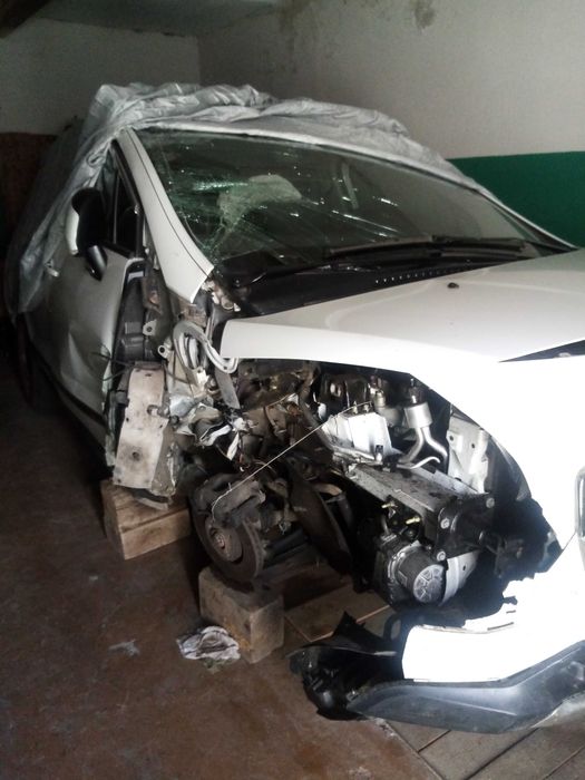 авто  аварийную с пробегом пежо 3008