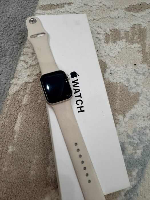 Apple watch se емкость 100%
