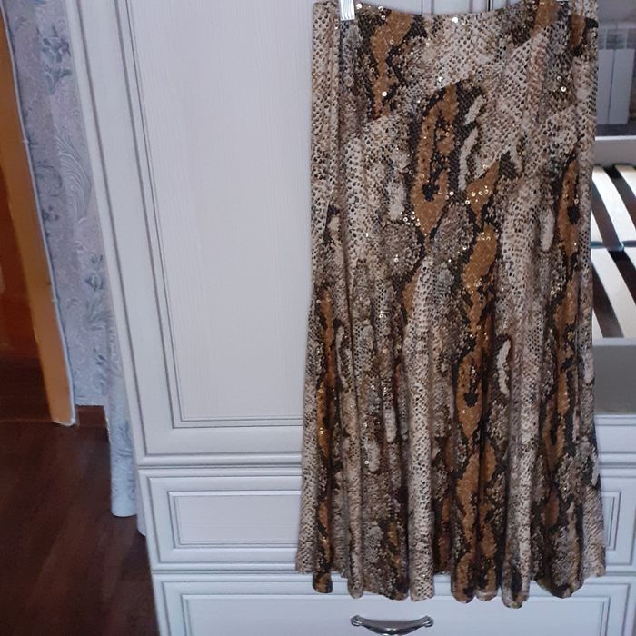 продам женский костюм