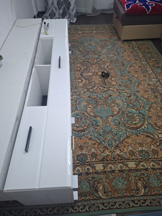 Продам тумба белый