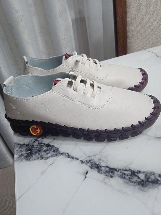 Новая женская обувь