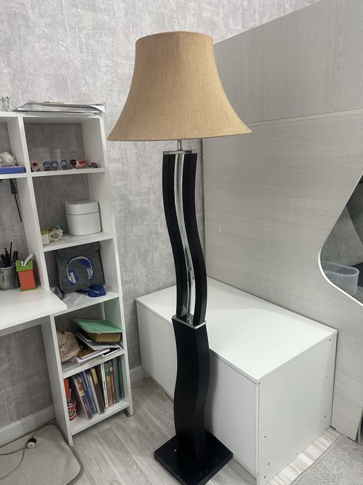 Продам торшер 5000 тг