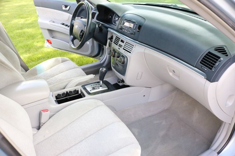 Hyundai Sonata Одни руки Родной 2006 года Full Позиция