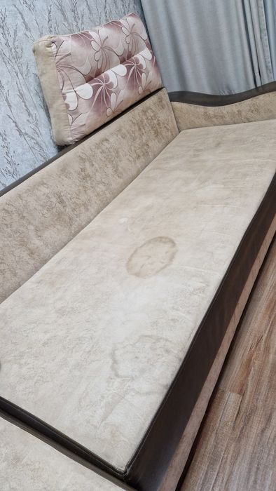 Диван угловой б/у