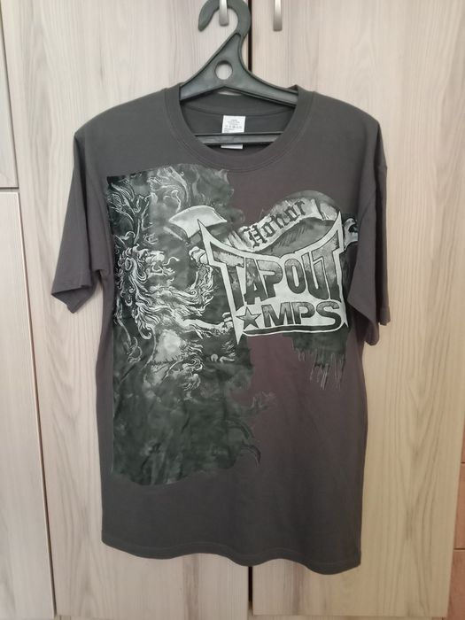 продам стильные футболки