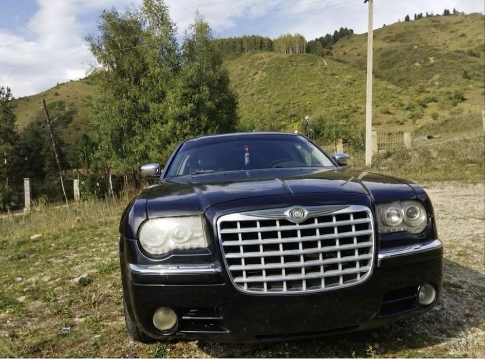 Chrysler 300c продам срочно!!