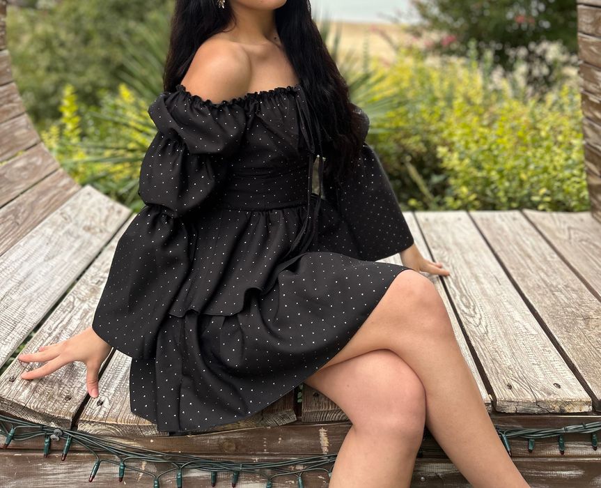 Черна къса рокля