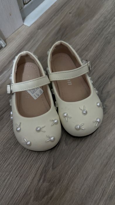 Обувь на девочку