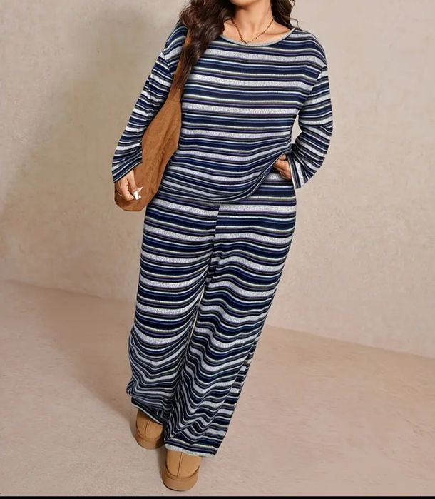 Повседневный полосатый комплект.