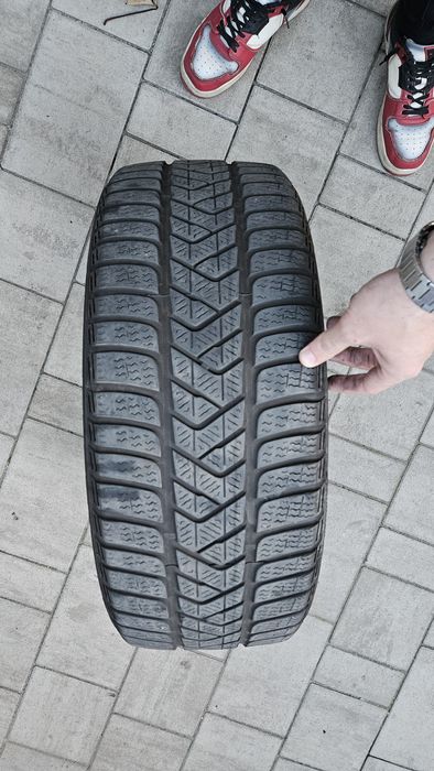 Vând cauciucuri de iarna 1200 lei