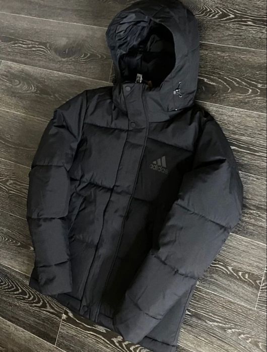 Adidas куртка сатылады