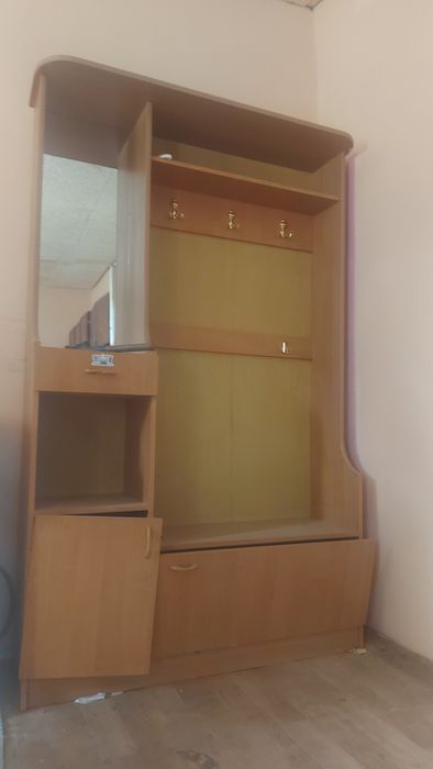 Продам прихожий шкаф