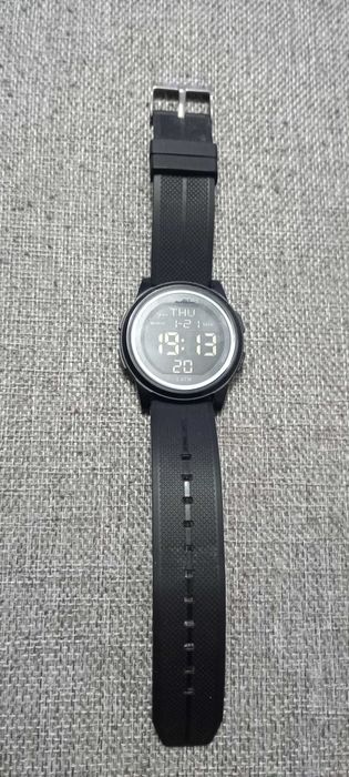 Продавам водоустойчив часовник Sanda 5 бара