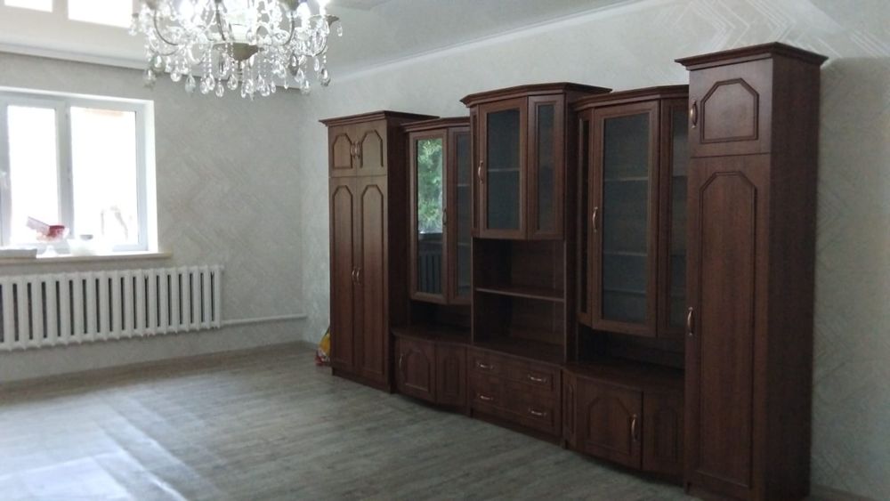 Срочно продам горку для гостинной