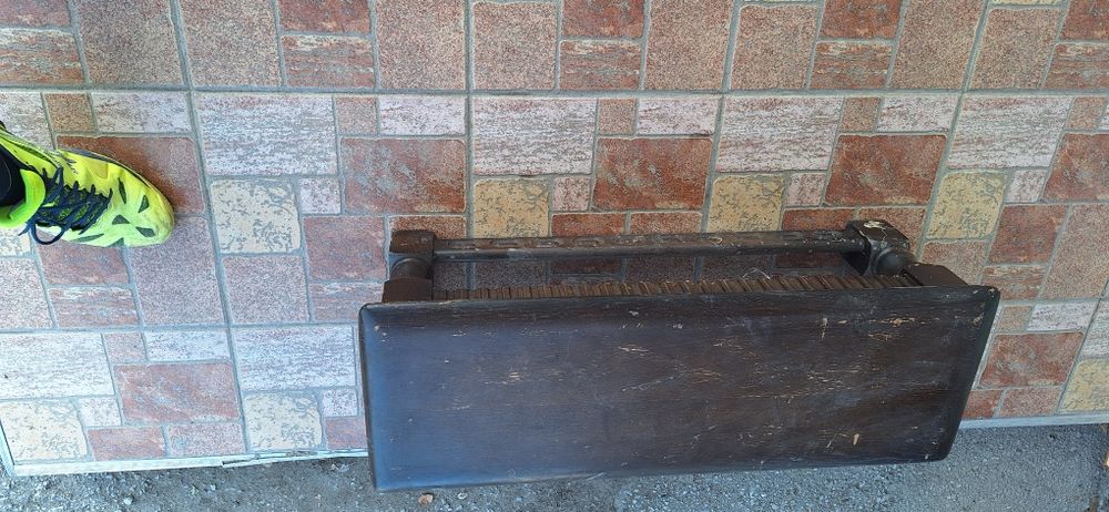 Маса масивна за детски кукли