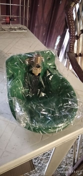 Qo'y buzoq echkilar uchun poilka, avtomatik suv ichadigan