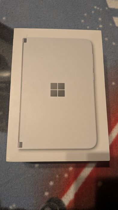 Telefon Microsoft Surface Duo