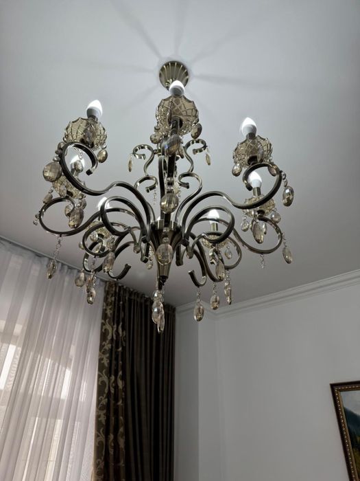 Продам люстру для гостиной