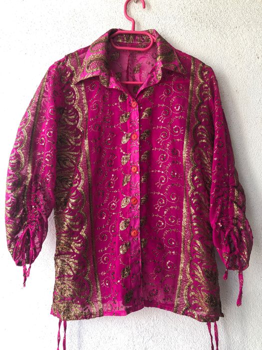Costum țigănesc cu fir de aur