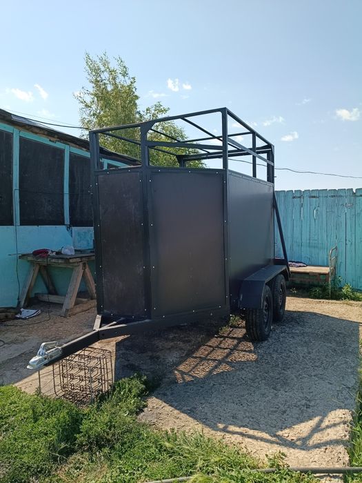 Продам прицеп коневозка