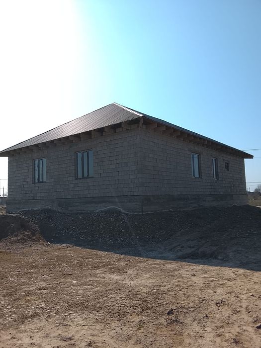 Үй сатылады үлкен отбасыға қолайлы