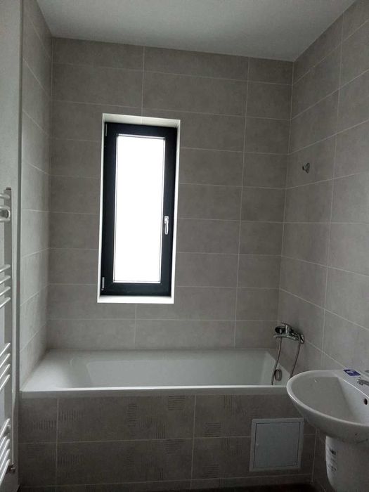 Execut lucrări de montaj gresie și faianță