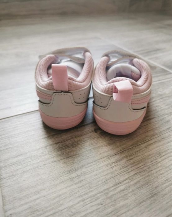 Adidasi Nike fetite