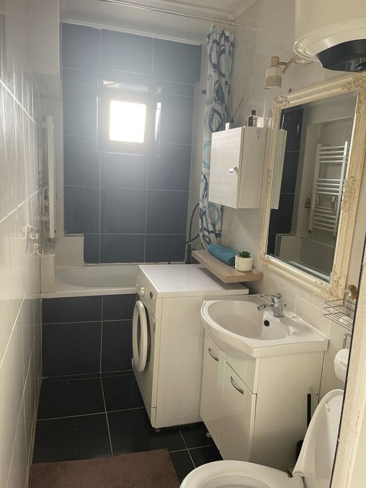 Inchiriez apartament 3 camere