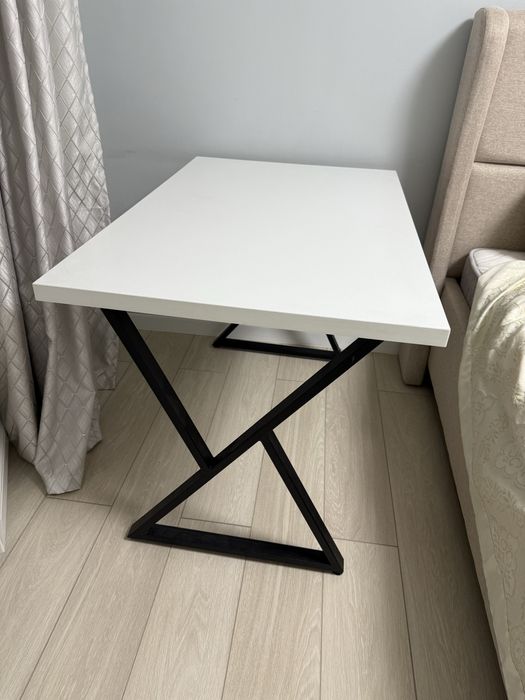 Продается стол для учебы