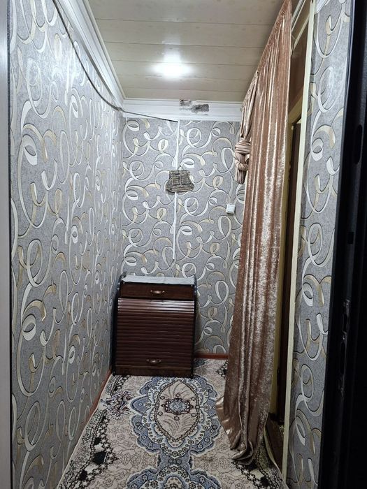 4 qavatlik etajni 1 etajidan 2xonalik uy