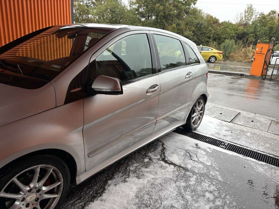Mercedes- Benz B 150