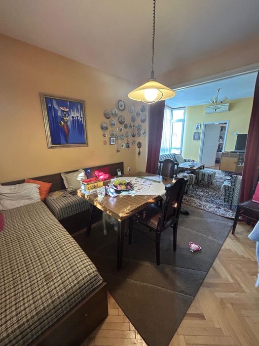 Продава се Четиристаен апартамент в Плевен, Идеален център - 96 кв.м за 2136 €/кв.м - Снимка #2