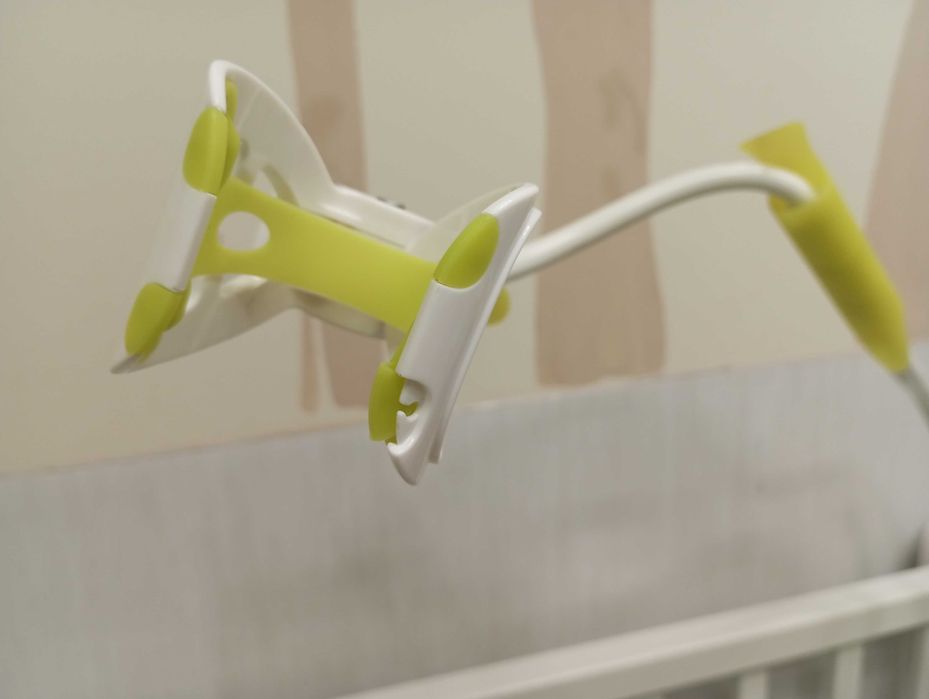 Поставка за телефон или бейби фон за бебета