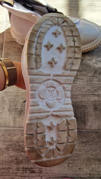 Бели кецове от плат