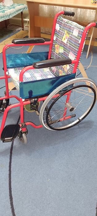Продам инвалидную коляску,матрац для лежачих