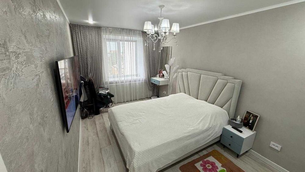 Продам 4 комнатную квартиру